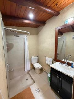 Refugio 17 - Cabañas & Suites de montaña en Falda del Carmen - 4