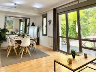 R -Premium 7 Bdr Villa Terrace & Parking by TuriVida D - 8