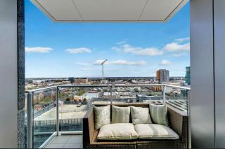 Adelaide Central Skyline Panoramic Suite Six - 8