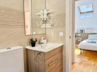 R -Premium 7 Bdr Villa Terrace & Parking by TuriVida D - 5