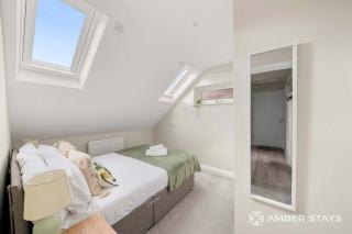 Cosy 2 Bed Apartment in Reading by Amber Stays - Perfect for Business & Contractors FREE Parking - 2