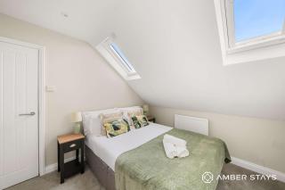 Cosy 2 Bed Apartment in Reading by Amber Stays - Perfect for Business & Contractors FREE Parking - 0