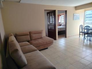 Departamento privado en casa familiar - 1