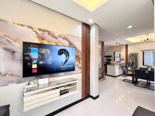 Ideal for Large Groups 4 Bedrooms Furnished House in Brgy Tangub Bacolod - 0