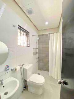 Ideal for Large Groups 4 Bedrooms Furnished House in Brgy Tangub Bacolod - 6