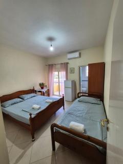 Villa Xhelalit large ensuite rooms - 2
