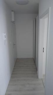 Bright apartment with Private Parking Garage - 7