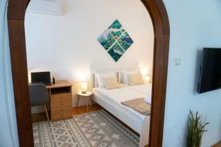 15min to Beach - Central Apt with Garage & Balcony - 0