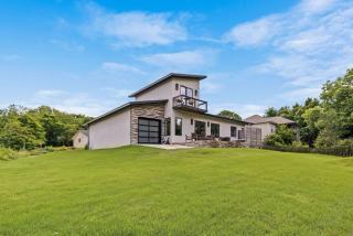 Slickrock Chalet Contemporary Pet friendly Hot tub - 2
