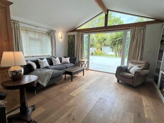 Lymington 3 Bed House close to Marinas, Town River & Coast - 9