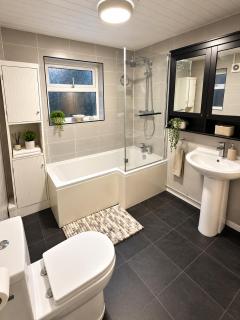 Spacious 3 Bed Coventry, Parking, Contractors & Groups - 6