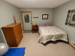 Manny's Lakeside Lodge - 2