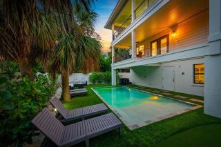 Waves - Heated Pool -Steps to Beach -Golf Cart - Putting Green - 5