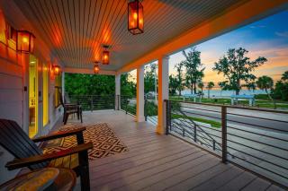 Waves - Heated Pool -Steps to Beach -Golf Cart - Putting Green - 6