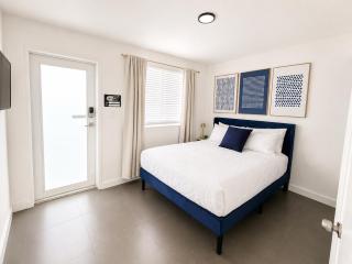 Miami MiMo Studio with Private Outdoor Area - 8