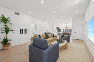 Rod & Reel Retreat - Heated Pool & Spa - Golf Cart - Steps to Beach - 3