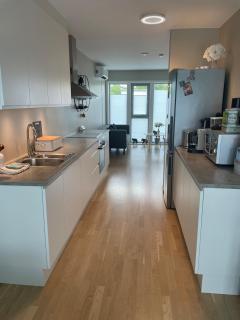 Two-story townhouse with two bedrooms and two bathrooms - 3