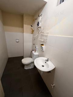 ValueRoomz F821 Aeon IKEA Deluxe Ensuite - 9