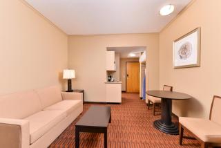 Holiday Inn Express Breezewood by IHG - 9