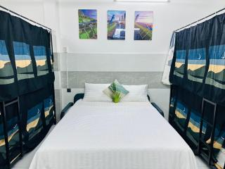 ALOHA SAIGON HOSTEL - Less-touristy location, Spacious rooms, Bathroom with a glass partition, airport - train station proximity - 3