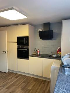 Ensuite Room in Woolwich - 7