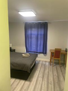 Ensuite Room in Woolwich - 5
