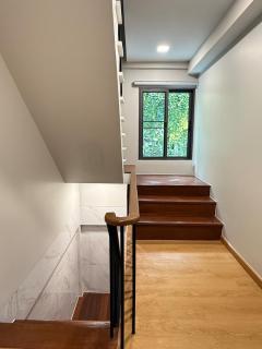 Elegant 3BR Townhouse Near Siam & BTS 6 Guests - 1