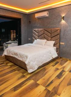 Elegant 9-Bed Villa with Private Pool TN92035 - 5