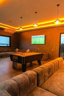 Elegant 9-Bed Villa with Private Pool TN92035 - 1
