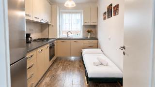Deluxe by Hillside Apartments - 4