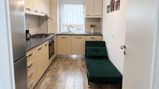 Deluxe by Hillside Apartments - 5