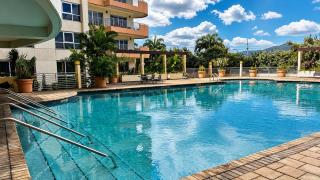 Cozy 1-Bedroom Studio at One Woodbrook Place - 3
