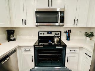 Fully Remodeled 2BR Condo near Strip & Conv Center - 1