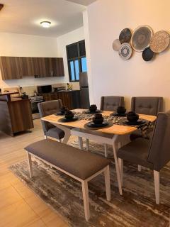 Elegant 3BR Lakeside Retreat PearlMarina, Garuga - 3