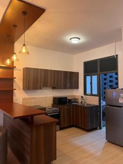 Elegant 3BR Lakeside Retreat PearlMarina, Garuga - 2