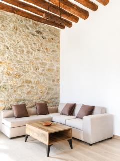 Angelouda's House - Traditional Stone 2 BR Home in Karystos Center - 4