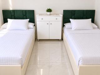 Apartment within a villa شقه بإطلاله بانوراميه علي حدائق داخل فيلا - 9
