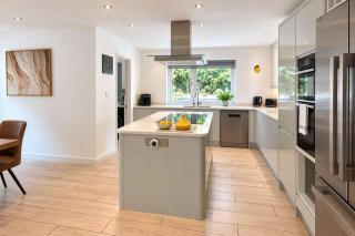 Luxury 4BR 3Bath Villa With Games Room and Garden - 6