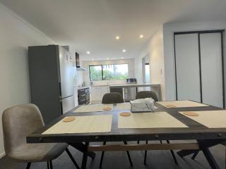 Charming 2BR House by Westfield with Free Parking - 9