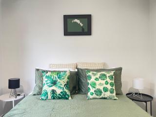 Charming 2BR House by Westfield with Free Parking - 5