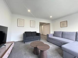 Charming 2BR House by Westfield with Free Parking - 1