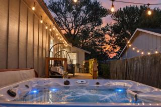 Modern ATX Social House - 4