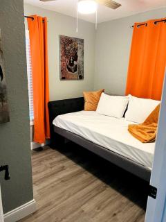 3bdrm Fruit Tree Home near downtown Orlando - 2