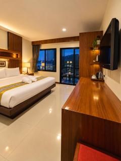 Aura Inn - 1