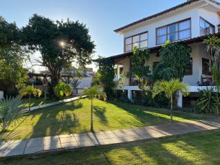 La Famille - Casa com Piscina, Jacuzzi, Jardim e próximo a Praia - 0
