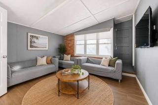 7 beds & Spacious Stay - 5