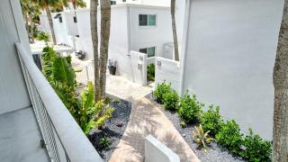 LaPlaya 202E - 4