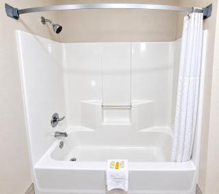 Super 8 by Wyndham Hot Springs - Hot Springs - 1