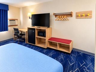 Super 8 by Wyndham Hot Springs - Hot Springs - 4