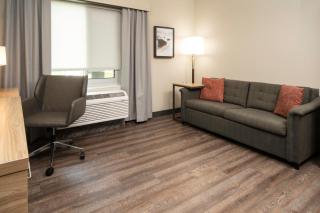 Candlewood Suites Orange by IHG - 4